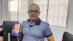 Celular recuperado e devolvido ao verdadeiro dono
