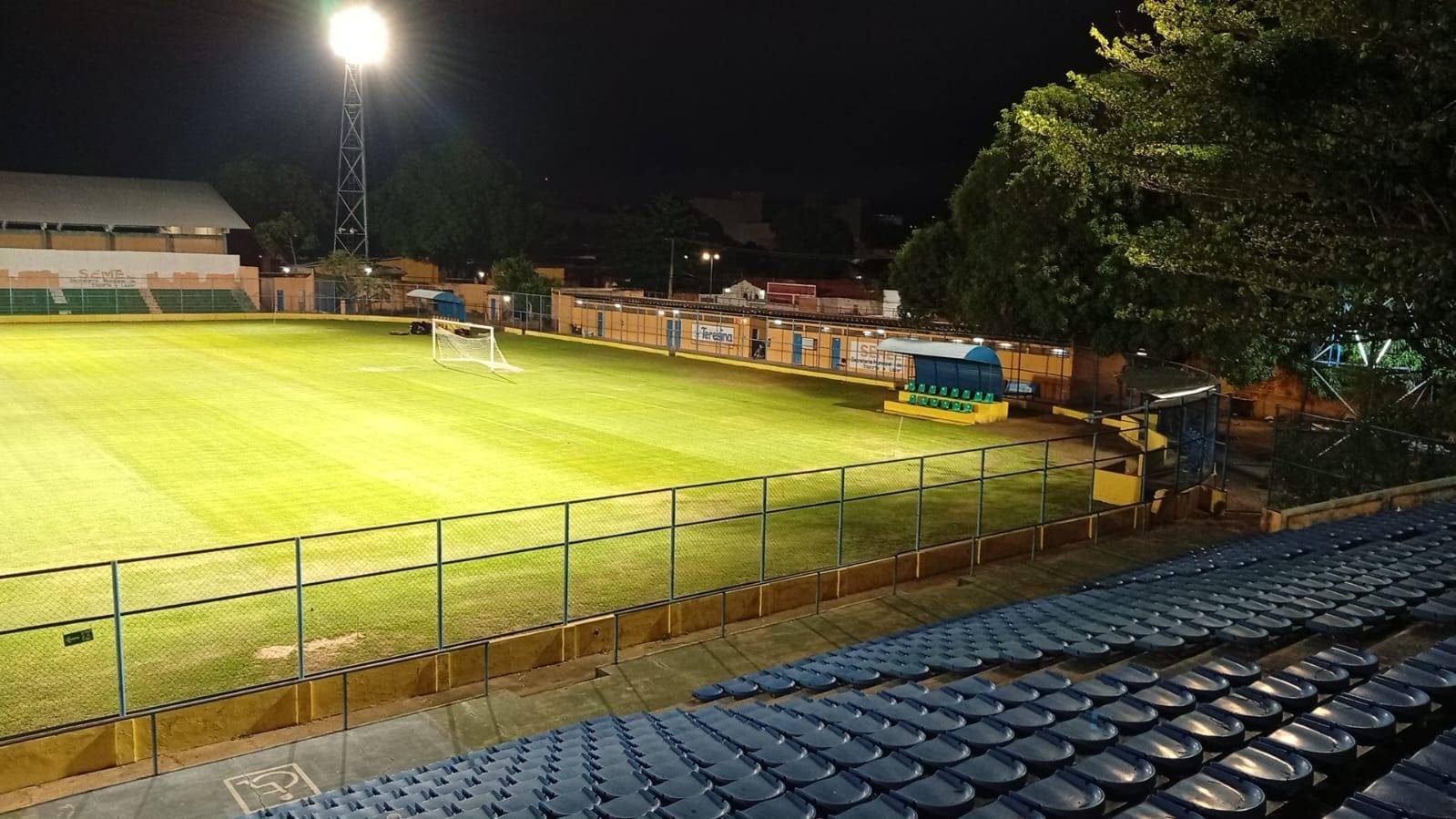 Estádio Municipal Lindolfo Monteiro
