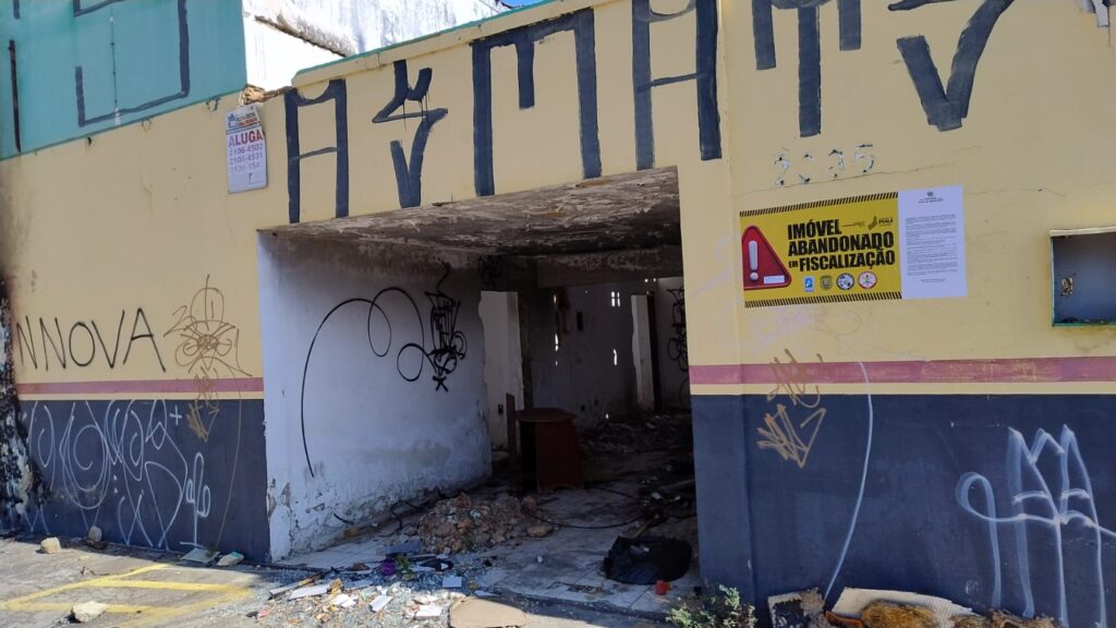 Prédio abandonado no Centro de Teresina