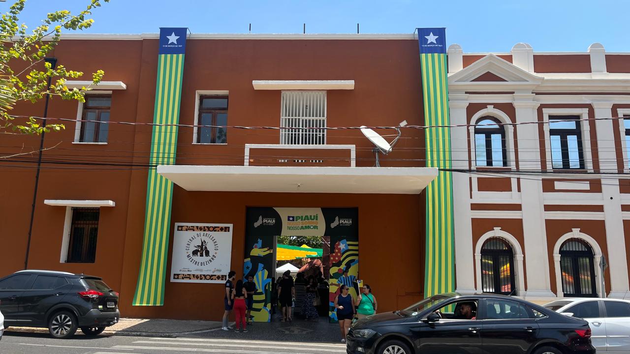 Central de Artesanato Mestre Dezinho