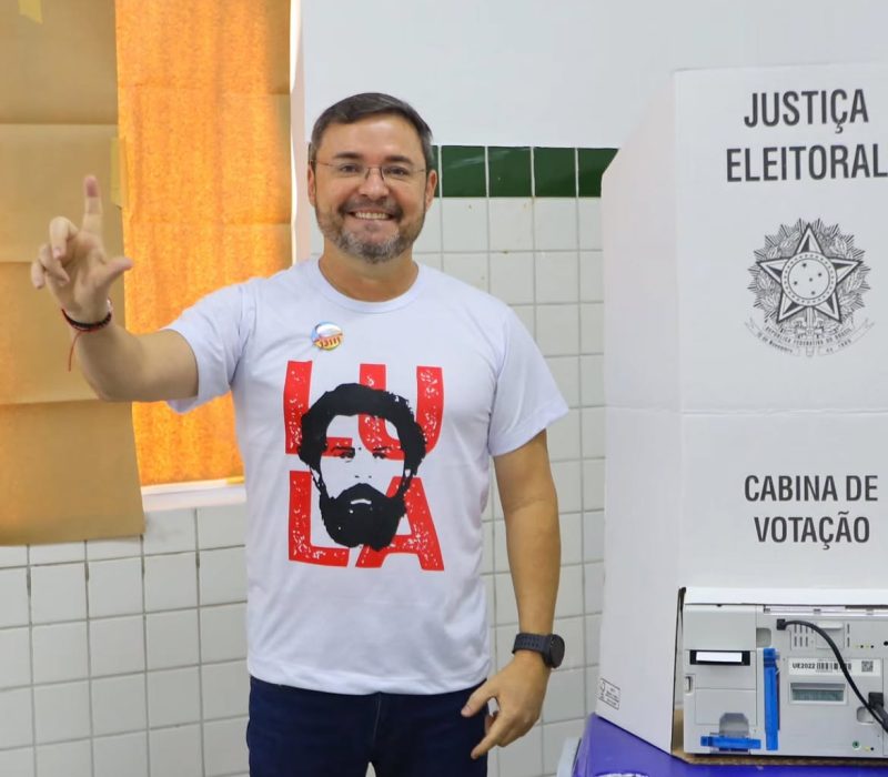 Acabei de votar pela democracia, por mais e melhores escolas, como a Lourdes Rebelo, que está n.heic (1)