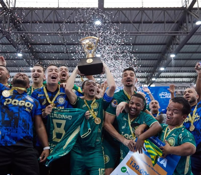 É CAMPEÃO! 🇧🇷@atleticopiauiensefutsal é o grande campeão do #Brasileirofs 2025 🔥📸 @Auditore.
