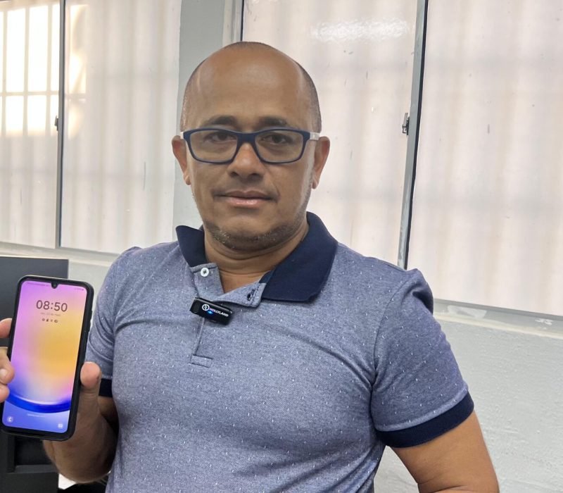 Celular recuperado e devolvido ao verdadeiro dono