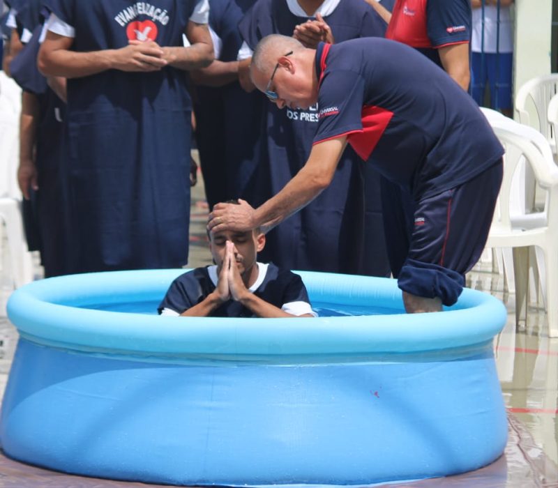 Assistência religiosa em presídio no Piauí