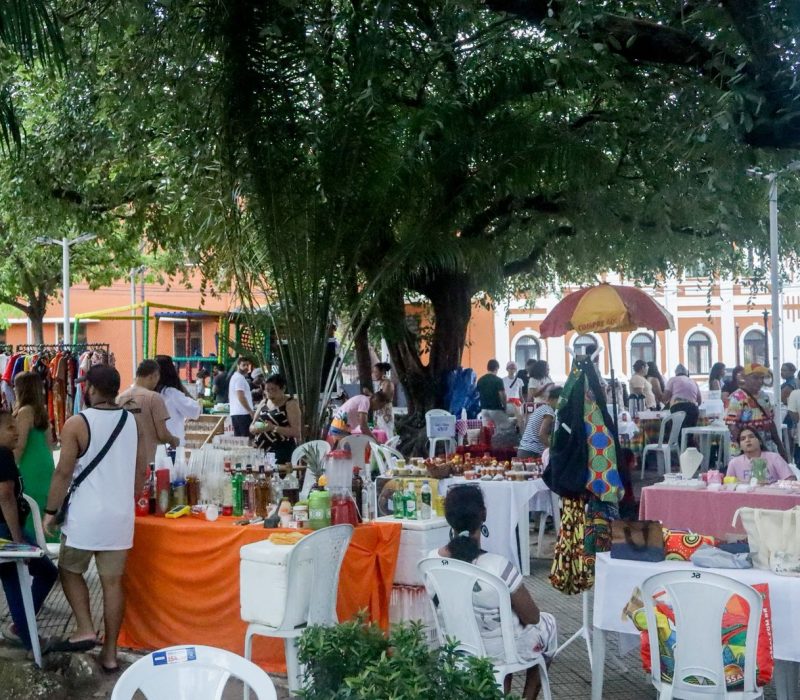 Feira na Praça