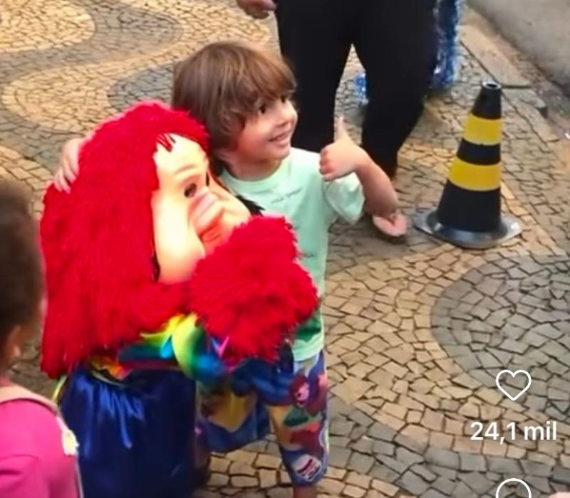 O mini-Fofão e a carreta furacão