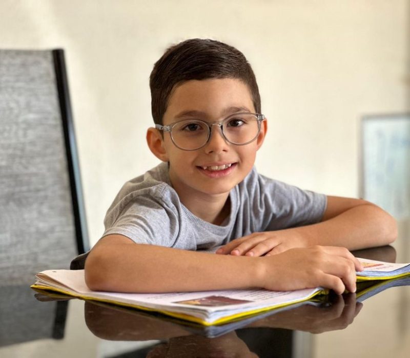 Óculos distribuído na carretinha