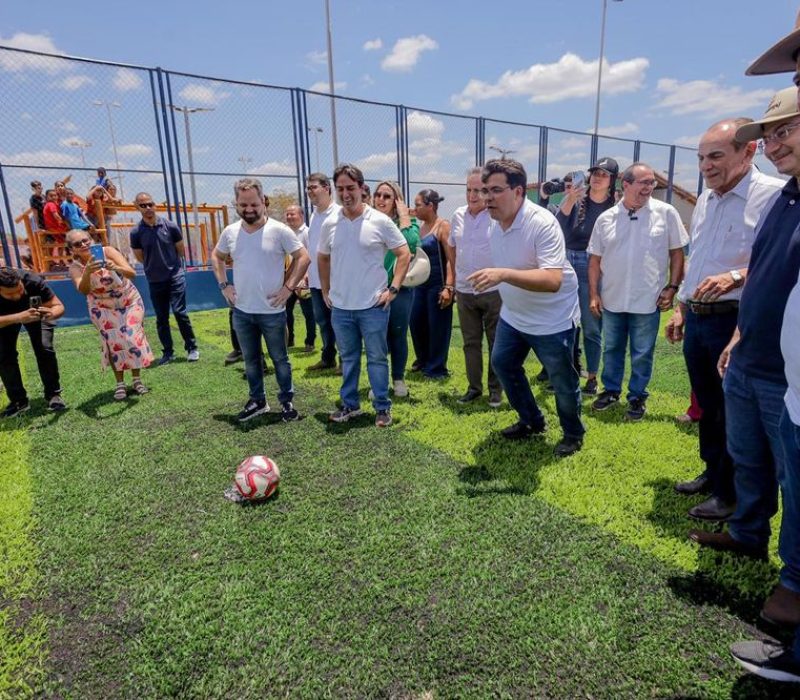 Inauguração da praça em Nazária